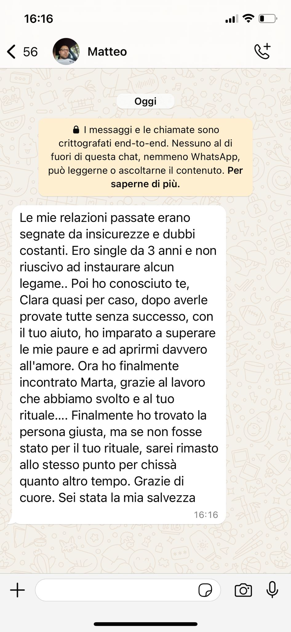 Messaggio WhatsApp di Matteo: dopo tre anni da single ha superato le proprie paure e incontrato Marta grazie al rituale svolto con Clara.